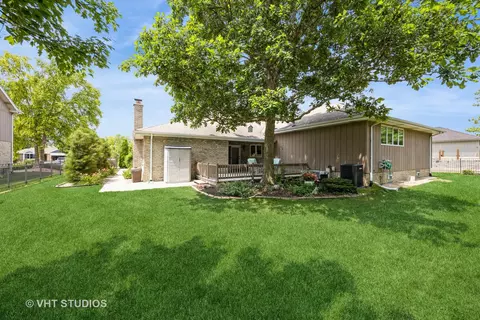 Exterior - 18821 Dickens Dr, Mokena, IL 60448 photo 4 of 7