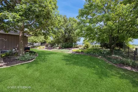 Exterior - 18821 Dickens Dr, Mokena, IL 60448 photo 2 of 7