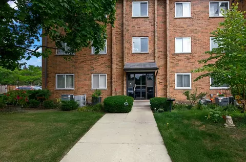 900 Casey Ct #27-06, Schaumburg, IL 60173