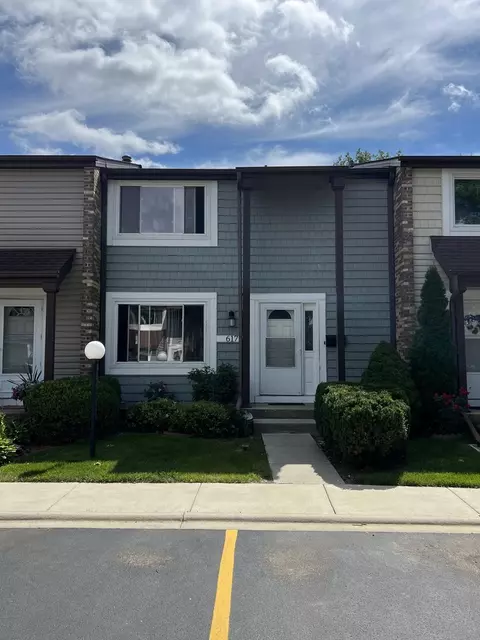 617 Westwood Ct, Wheeling, IL 60090