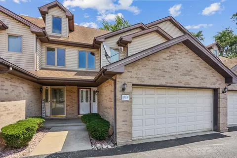 7025 167th St #B, Tinley Park, IL 60477