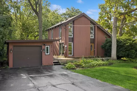24135 N Lakeside Dr, Lake Zurich, IL 60047