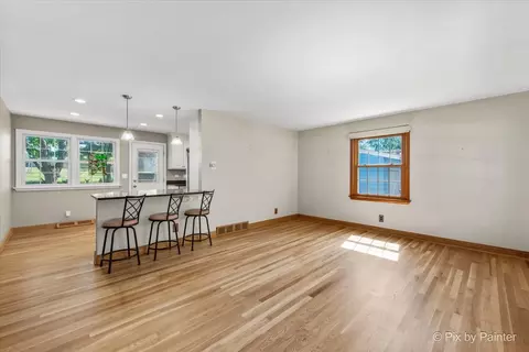 Living - 515 Crest Dr, Cary, IL 60013 photo 3 of 6