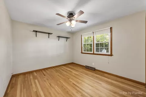 Bedroom - 515 Crest Dr, Cary, IL 60013 photo 4 of 5
