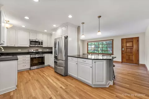 Kitchen - 515 Crest Dr, Cary, IL 60013 photo 1 of 4