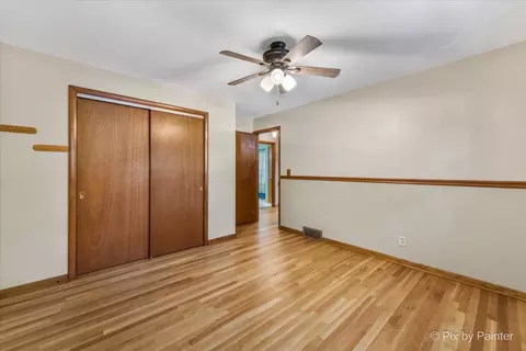 Bedroom - 515 Crest Dr, Cary, IL 60013 photo 3 of 5