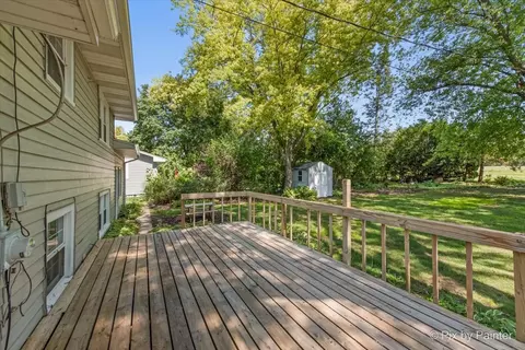 Exterior - 515 Crest Dr, Cary, IL 60013 photo 4 of 6