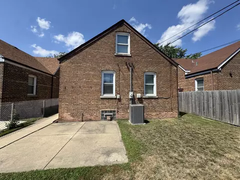 10941 S Avenue C, Chicago, IL 60617 photo 15