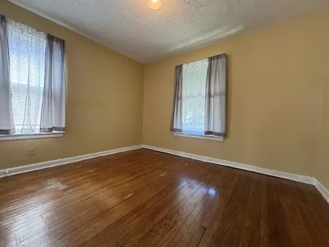 10941 S Avenue C, Chicago, IL 60617 photo 5