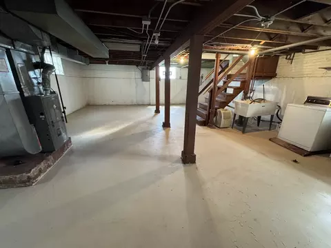 10941 S Avenue C, Chicago, IL 60617 photo 12