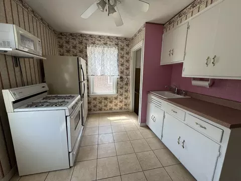 10941 S Avenue C, Chicago, IL 60617 photo 7