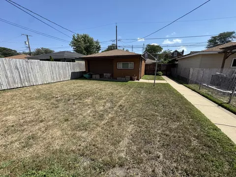 10941 S Avenue C, Chicago, IL 60617 photo 16