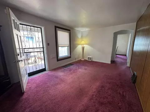 10941 S Avenue C, Chicago, IL 60617 photo 2