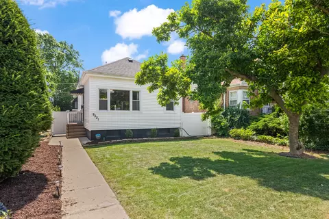 9521 Garfield Ave, Brookfield, IL 60513