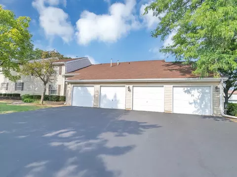 139 N Park Blvd #C, Streamwood, IL 60107