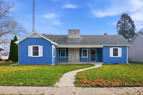 1209 Tilton Park Dr, Rochelle, IL 61068