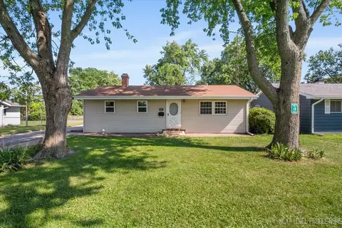 1817 Plum St, Aurora, IL 60506