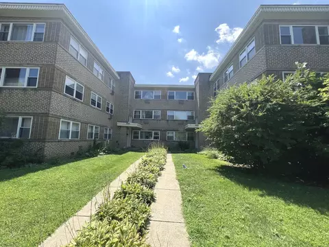 4643 Main St #3C, Skokie, IL 60076