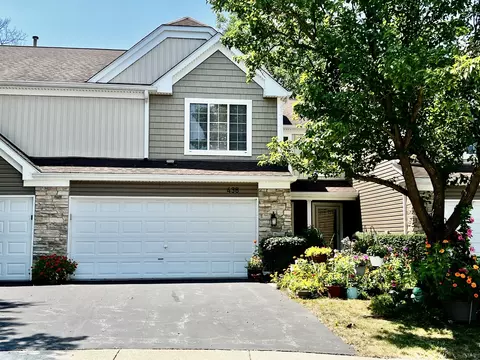 438 Locksley Dr #438, Streamwood, IL 60107