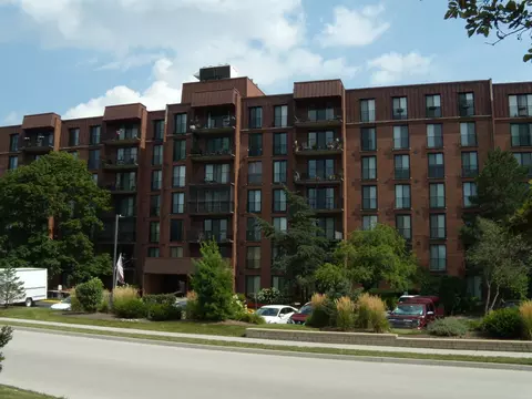 111 Acacia Dr #508, Indian Head Park, IL 60525