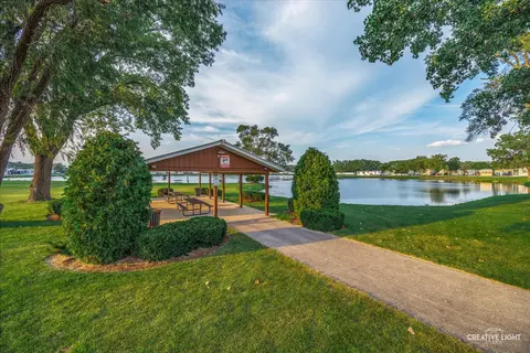 111 Daves Ct, Bartlett, IL 60103 photo 18