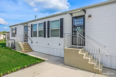 111 Daves Ct, Bartlett, IL 60103