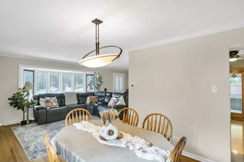 Dining - 800 Cedar Ln, Bartlett, IL 60103 photo 2 of 3
