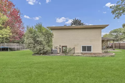 Exterior - 800 Cedar Ln, Bartlett, IL 60103 photo 5 of 6