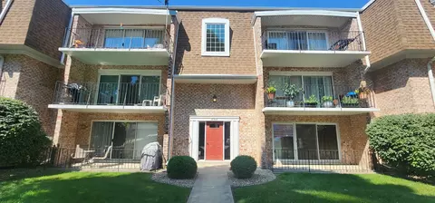 8704 Mobile Ave #A, Oak Lawn, IL 60453