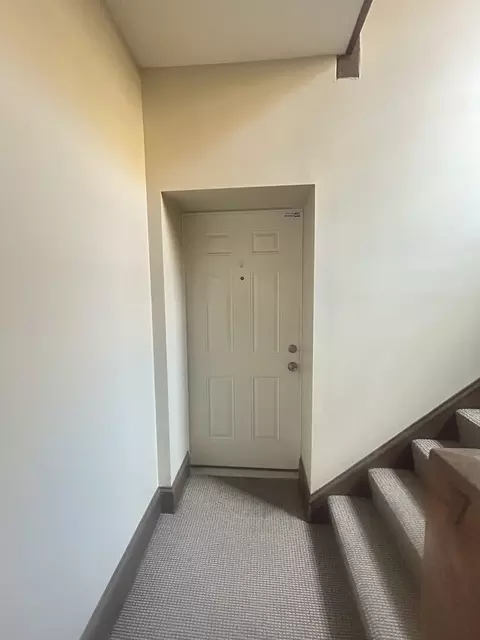 Entry Way - 1464 E 69th St #2N, Chicago, IL 60637 photo 1 of 1