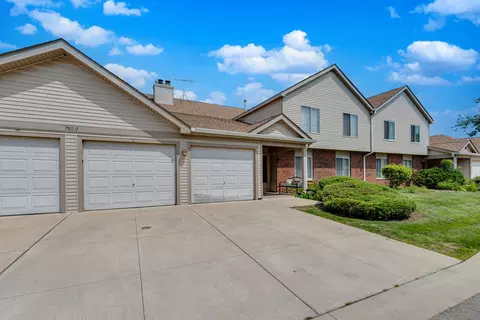 7020 Andover Ct #102, Woodridge, IL 60517