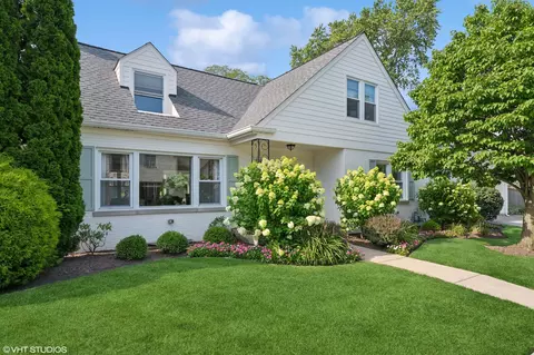 244 Elm St, Glenview, IL 60025