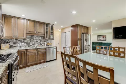 Kitchen - 396 Stone Pl, Wheeling, IL 60090 photo 1 of 2