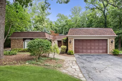 350 E Shady Dr, Palatine, IL 60067
