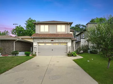 5140 Weber Ln, Skokie, IL 60077