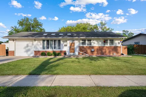 207 Basswood Dr, Elk Grove Village, IL 60007