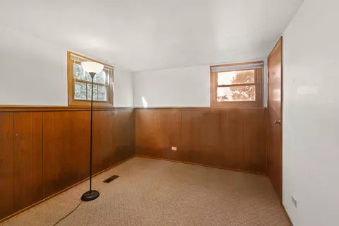 1360 Mayfield Ln, Hoffman Estates, IL 60169 photo 14