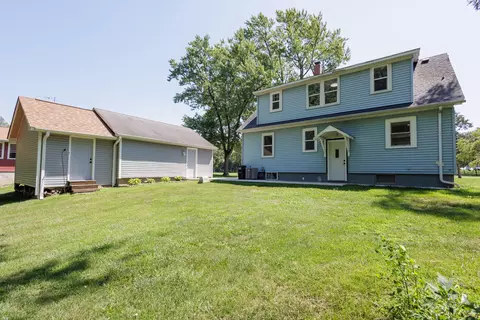 Exterior - 855 E 5000s Rd, Kankakee, IL 60901 photo 6 of 10