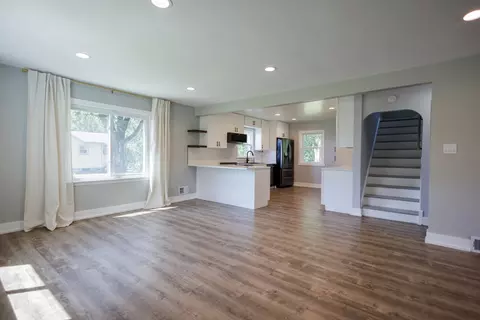 Living - 855 E 5000s Rd, Kankakee, IL 60901 photo 4 of 4