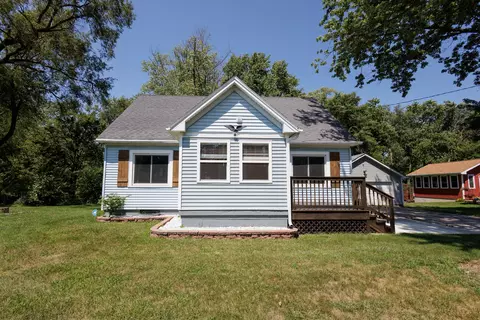 Exterior - 855 E 5000s Rd, Kankakee, IL 60901 photo 2 of 10