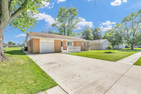 360 W Second South St, Chebanse, IL 60922