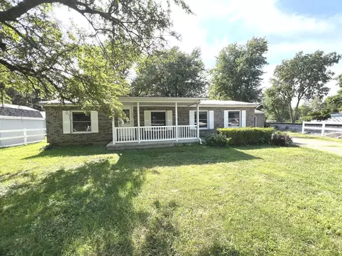 523 S Washington St, Sullivan, IL 61951