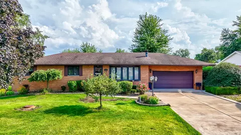 1407 Sharon Rd, Streator, IL 61364