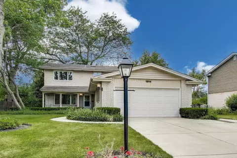 1904 Birch Rd, Northbrook, IL 60062