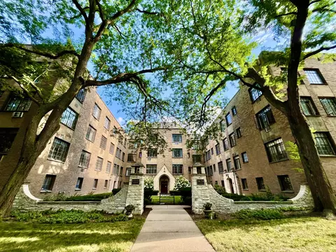 734 Noyes St #R1, Evanston, IL 60201