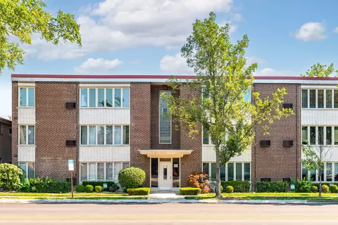 711 Busse Hwy #1B, Park Ridge, IL 60068