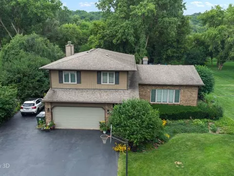 936 Glen Oak Dr, Sleepy Hollow, IL 60118