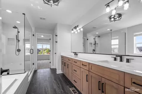 Bath - 26310 W Baxter Dr, Plainfield, IL 60585 photo 1 of 5
