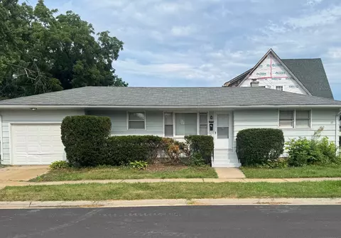 215 Judge Ave, Waukegan, IL 60085