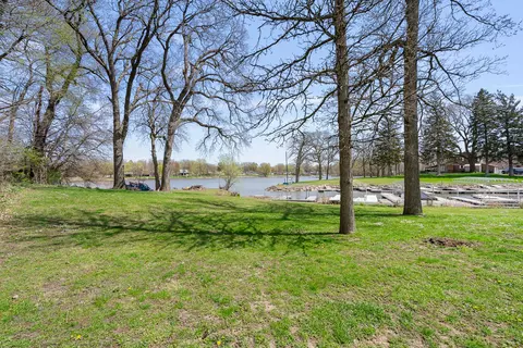 2697 River Rd, Kankakee, IL 60901